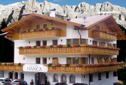 Garni Franca B&B Σέλβα ντι Βαλ Γκαρντένα Εξωτερικό φωτογραφία
